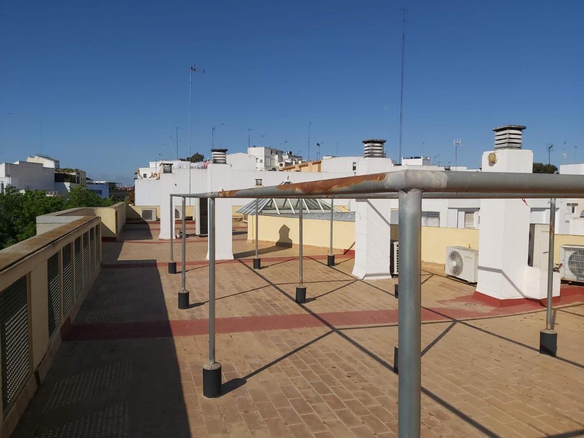 Misterhost San Bernardo Jardines De Murillo Sevilla Eksteriør bilde
